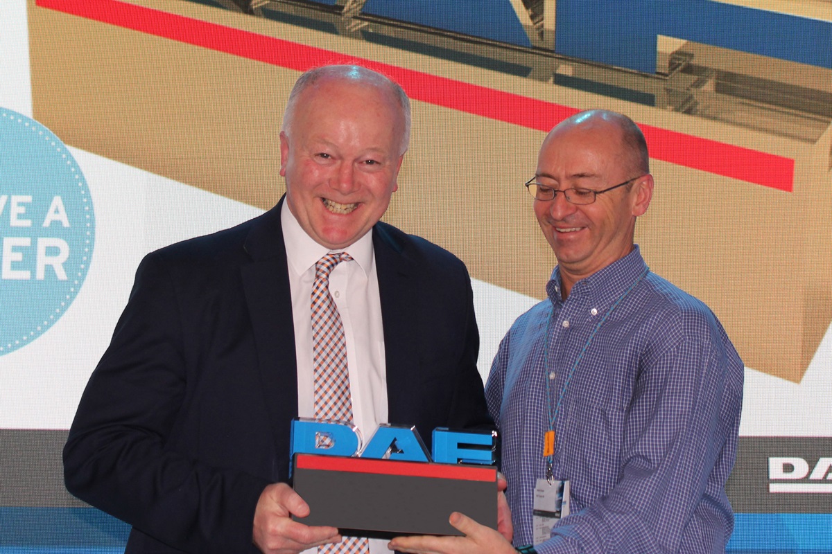 DAF-Dealer-of-th-Year-Award-2018