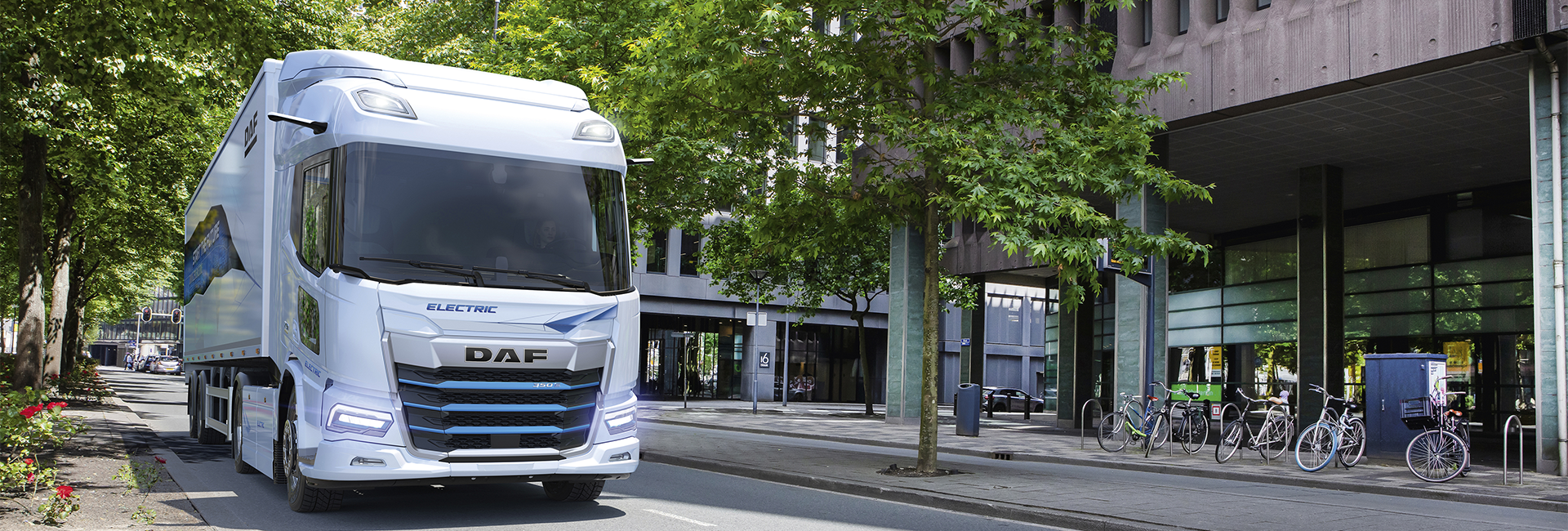 DAF XD Electric and XF Electric tractor units will form part of the 370-vehicle programme1920