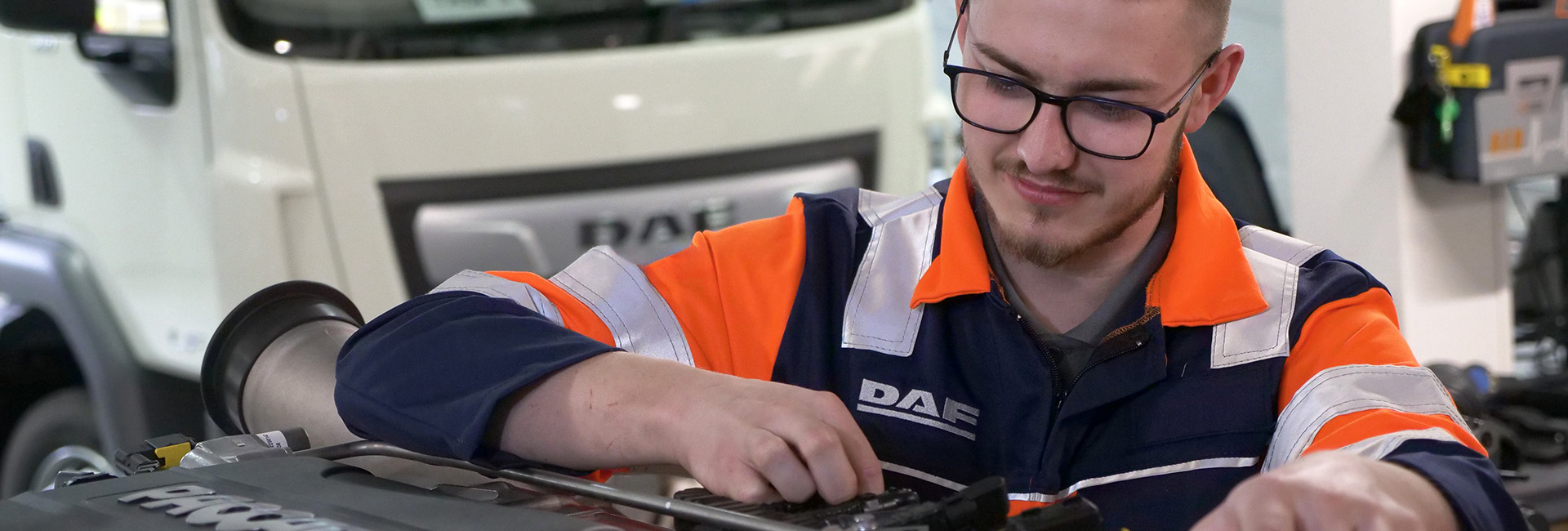 Become-a-DAF-Technician-Header-1920