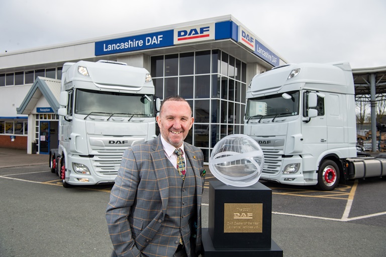 UK DAF Dealer group scoops International Dealer of the Year 2021 DAF