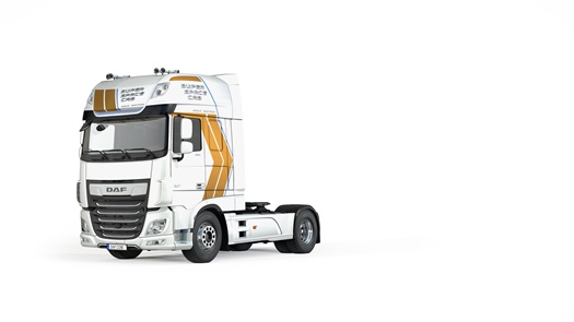 04 DAF Super Space Cab Celebration Edition White