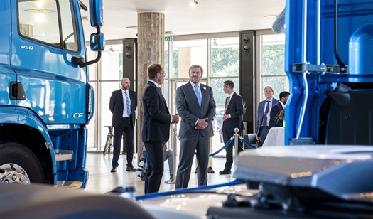 The-Dutch-King-Willem-Alexander-visits-DAF-Trucks-02
